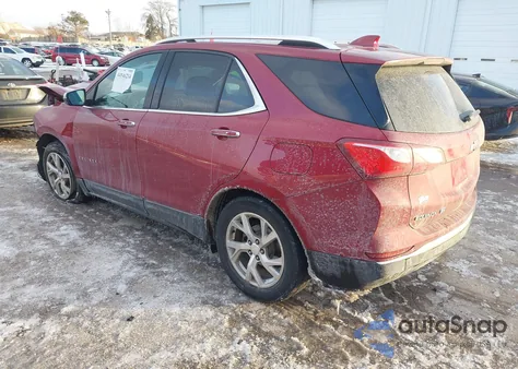 2018 Chevrolet Equinox Premier z USA, uszkodzony, nr VIN 3GNAXPEUXJS605469